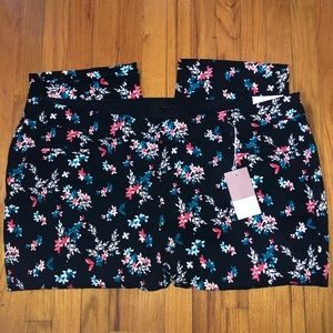Nwt floral print lane Bryant pants